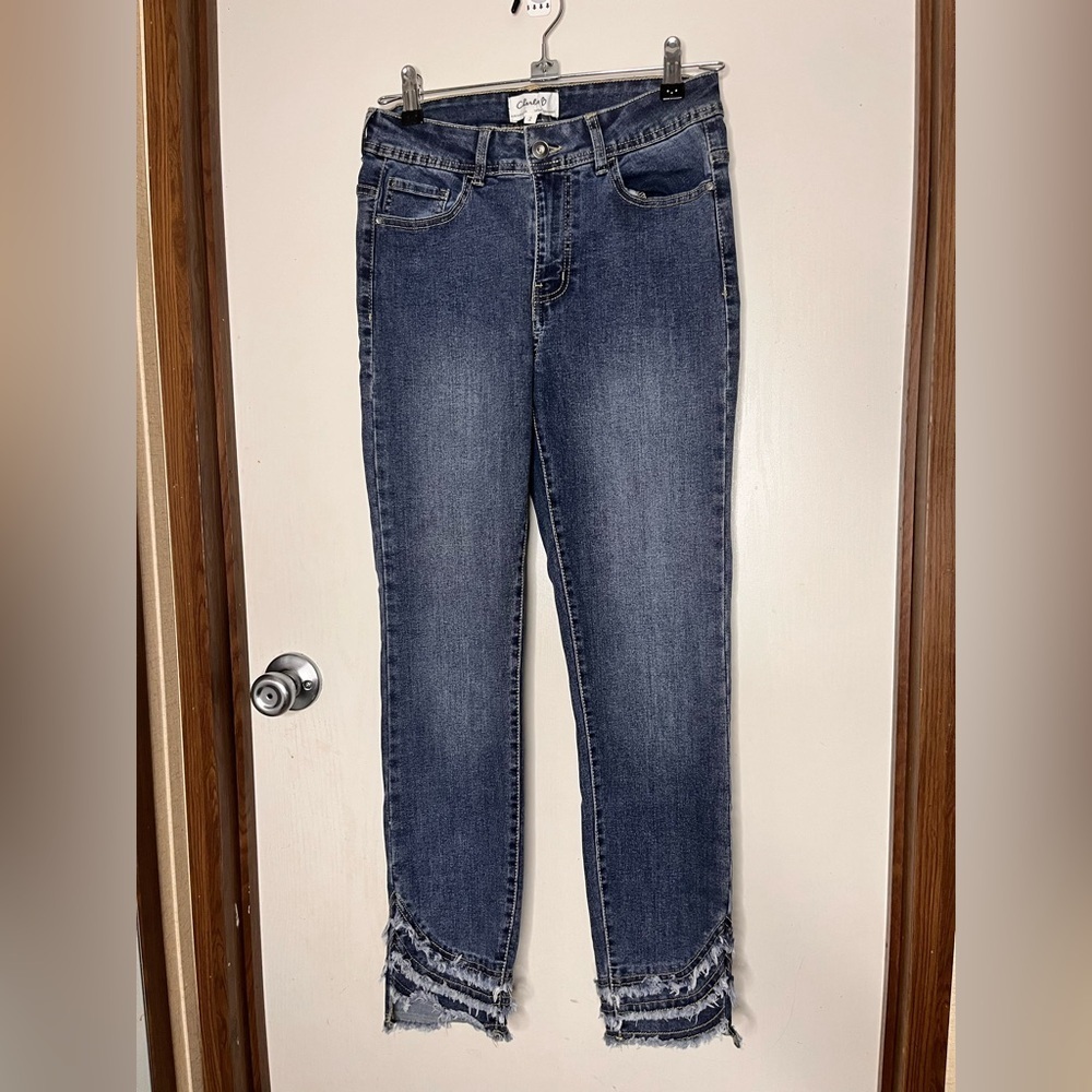 CHARLIE B Distressed Ankle Jeans in Blue
